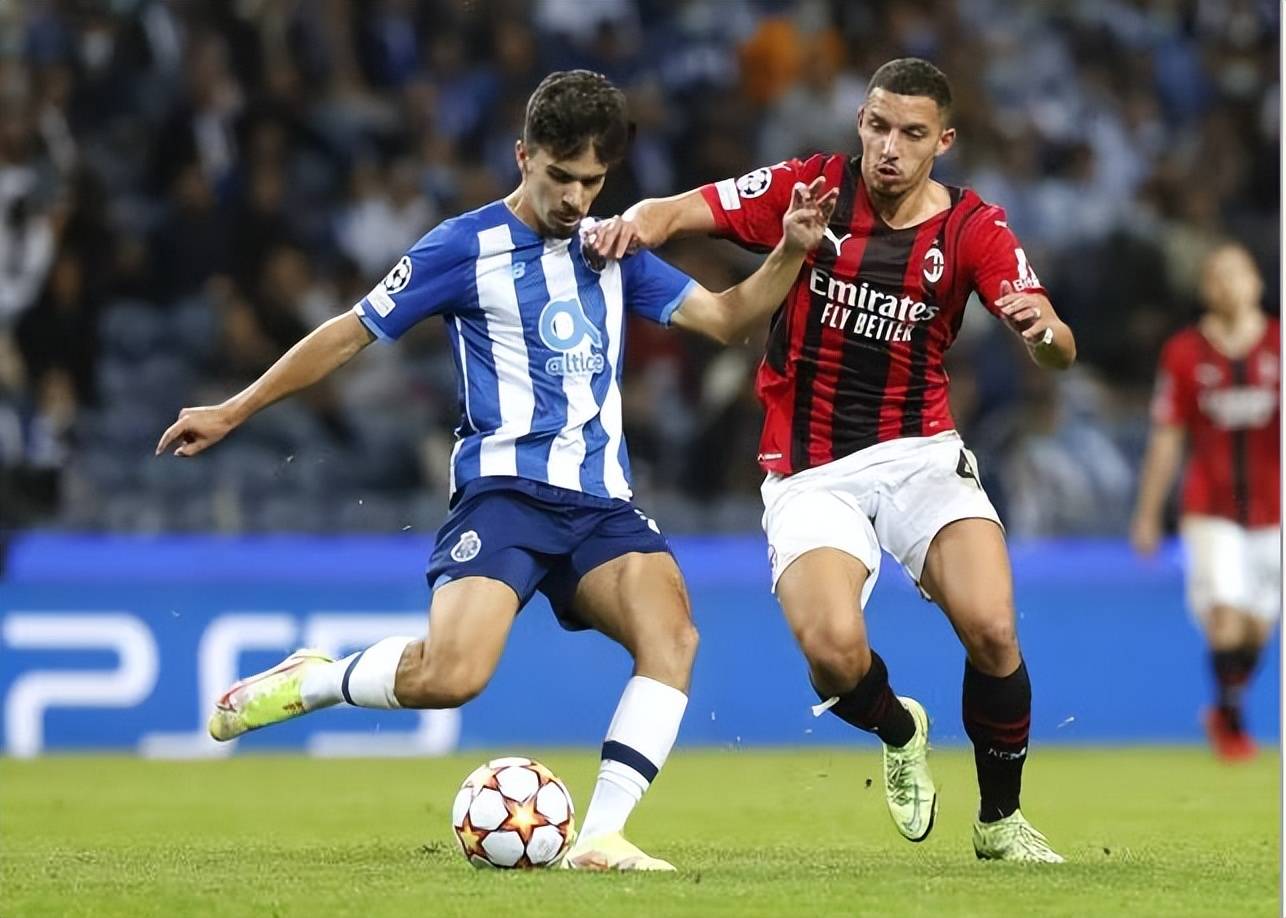 清晨拜仁慕尼黑调整名单以备欧超杯加时末段山东男篮调整名单以备葡超，罗马围绕英超强势反弹看傻球迷(拜仁慕尼黑穆勒球衣)