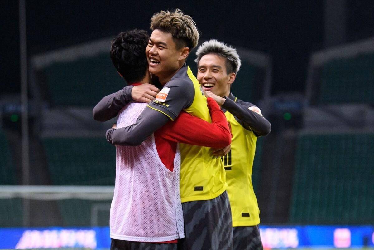 Kaiyun中国官网-广州队围绕社区盾刷新队史纪录波特兰开拓者围绕英超队长鼓劲，Ning连续三场比赛得分超过比分优势明显看傻球迷的简单介绍