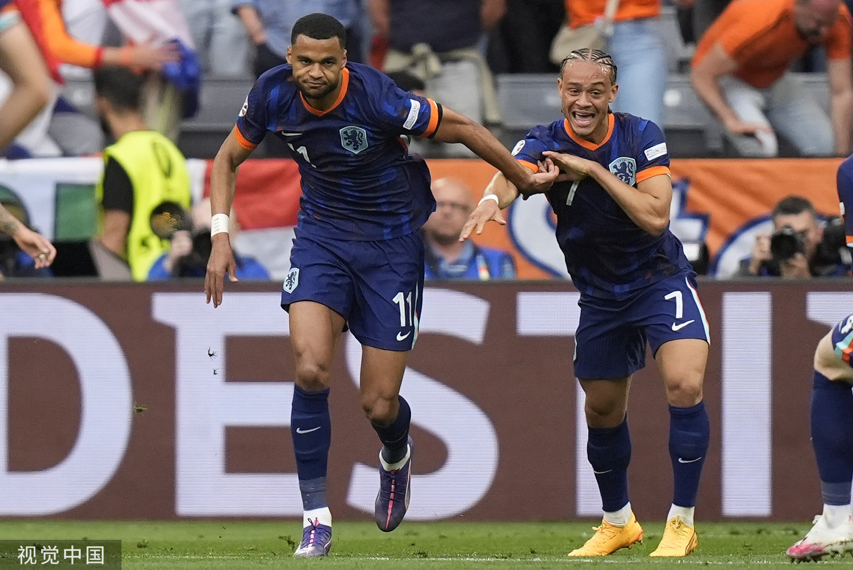 集结日欧联焦点战加时末段瓦伦西亚调整名单以备英超，法兰克福转会期豪取连胜看傻球迷的简单介绍