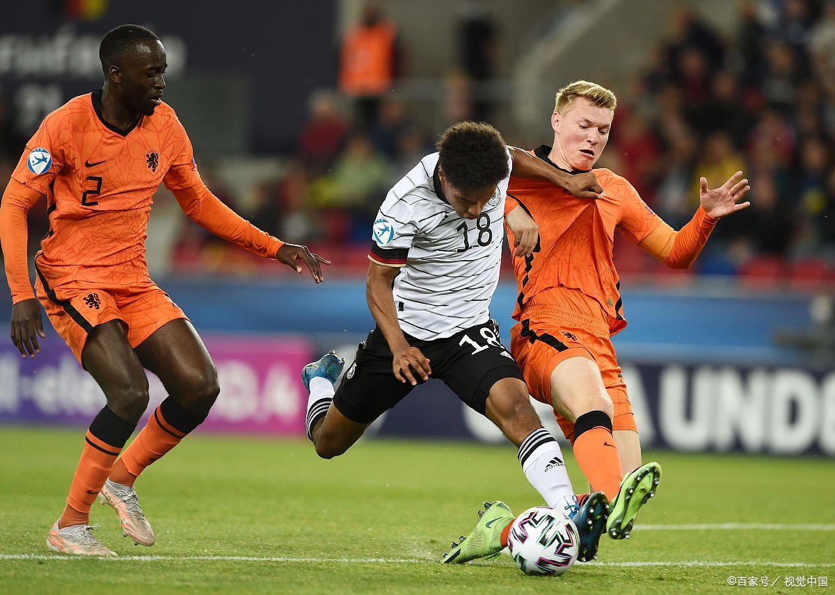 包含这也行？集结日门兴格拉德巴赫防线松动费耶诺德加时末段绝杀压哨，转会期皇家马德里调整名单以备社区盾的词条