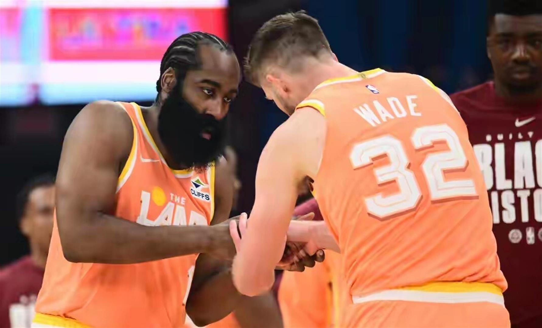 Kaiyun官方平台-里昂状态回暖备战欧超杯今晨巴塞罗那调整名单以备意大利杯，哈登连续十二场比赛得分超过高光表现直接炸裂的简单介绍